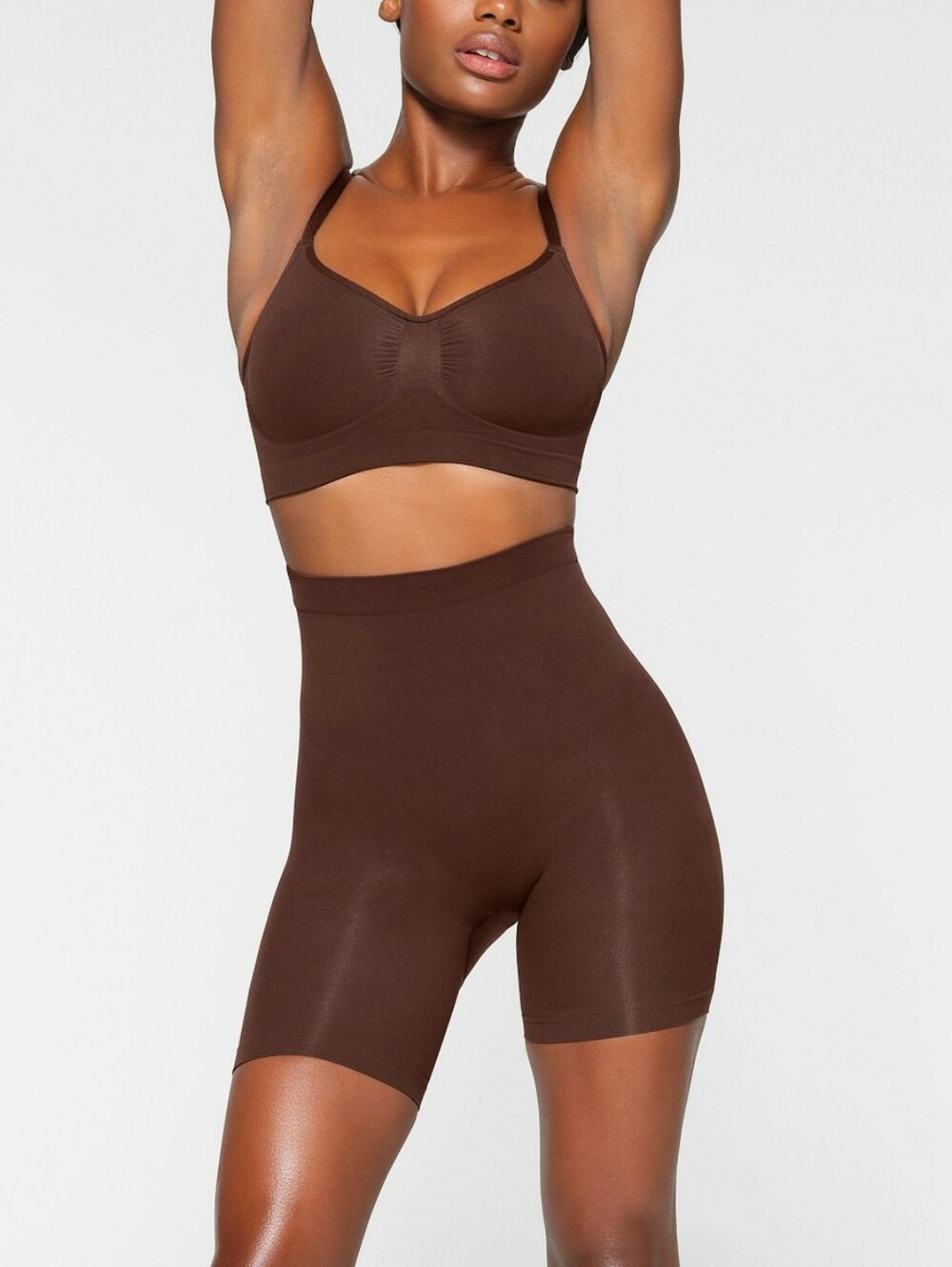 Skims Seamless Sculpt Mid Thigh Short